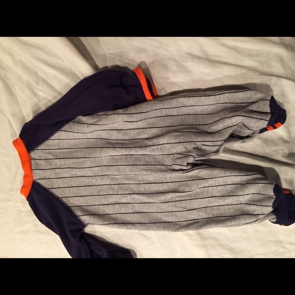 Onesies - Picture 2 of 5